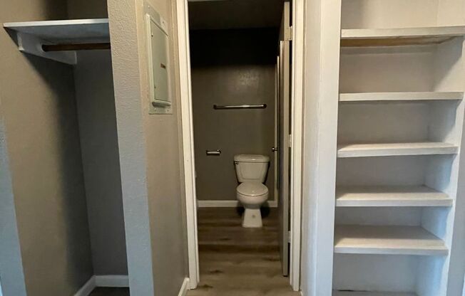 Studio, 1 bath, $800, Unit 53
