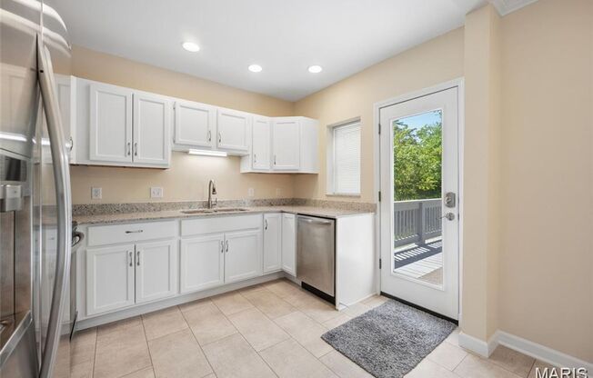 3 beds, 1 bath, 1,292 sqft, $1,900, Unit Tesson ferry Road- 9743