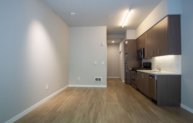 *FREE RENT* Sellwood-Great Modern Studio w/Dishwasher & W/D!