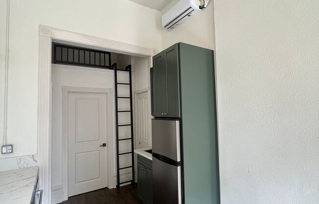 Studio, 1 bath, 166 sqft, $1,850, Unit 103