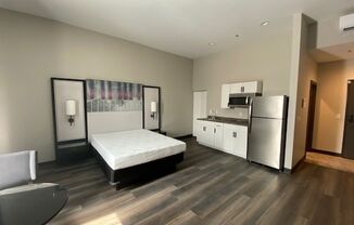 1 bed, 1 bath, 425 sqft, $995, Unit 912