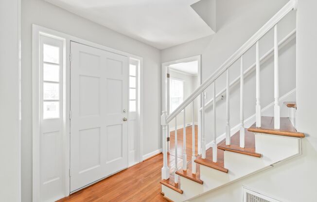 3 Bedroom home in Coventry Woods!