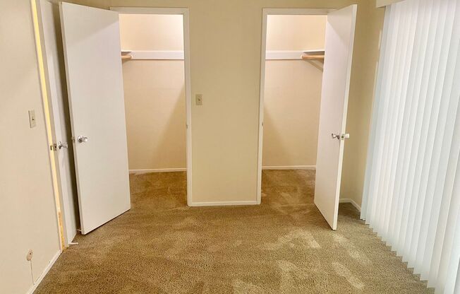 2 beds, 1 bath, $2,599, Unit D