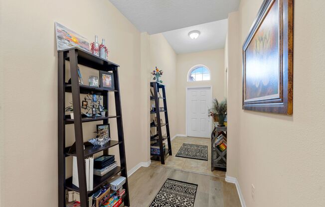 Fully Updated Spacious Riverview Home-Pets Allowed