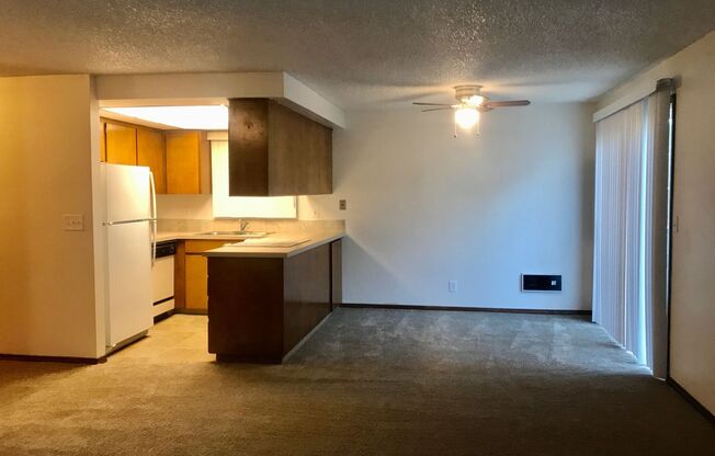 2 beds, 1 bath, 900 sqft, $1,549