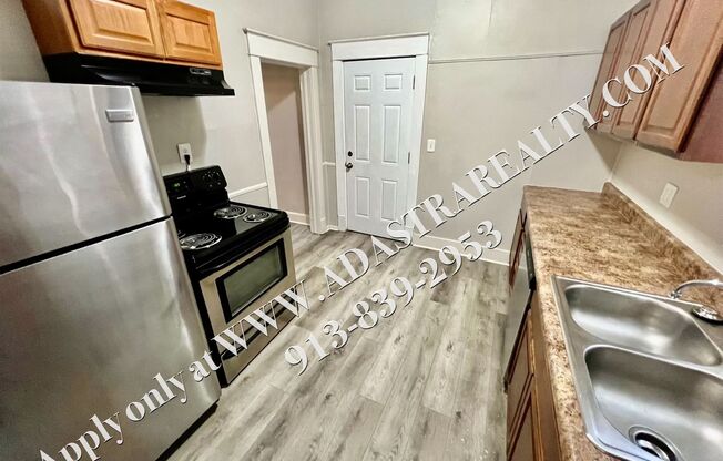 2 beds, 1 bath, $1,100