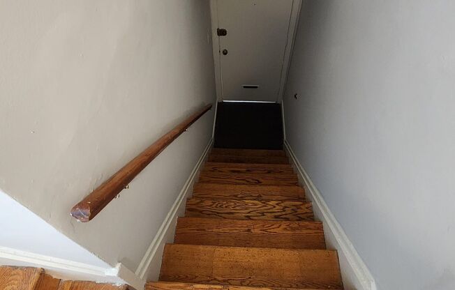 2 beds, 1 bath, 897 sqft, $2,385, Unit A-24