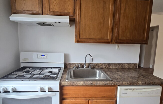 1370 5 W ESTES
