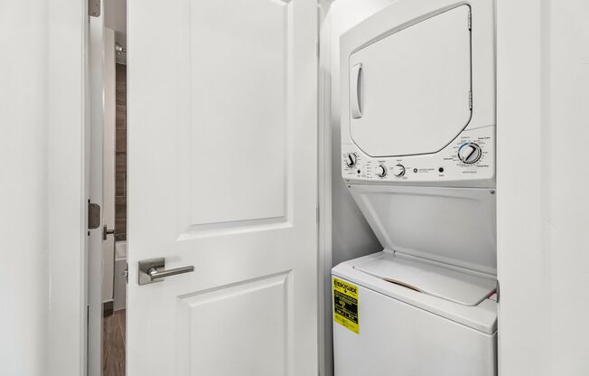 2 beds, 1 bath, 675 sqft, $2,300, Unit 18