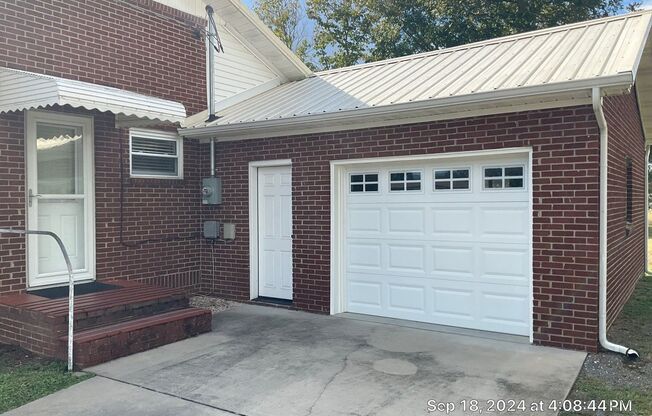 3 beds, 1.5 baths, $1,900