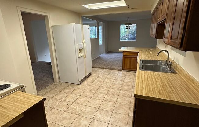 3 beds, 1 bath, $1,700