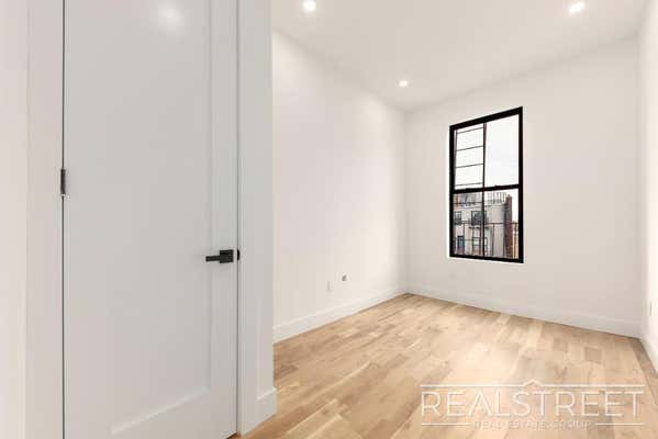 24 MARCONI PL