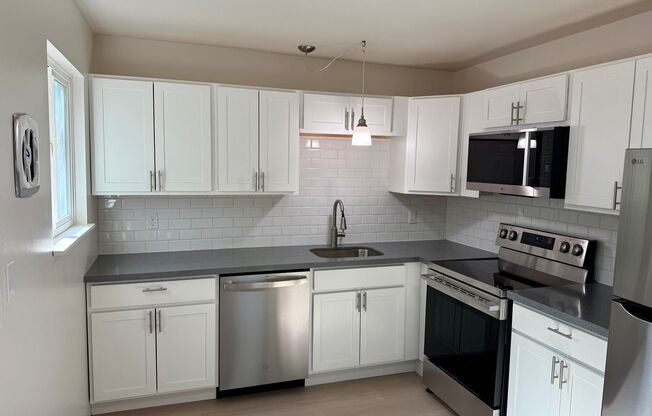 2 beds, 1 bath, 850 sqft, $1,695, Unit #2