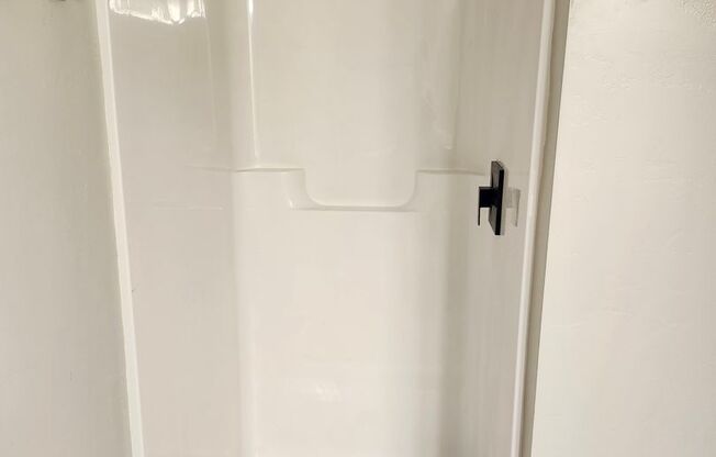 1 bed, 1 bath, 798 sqft, $1,300, Unit 305