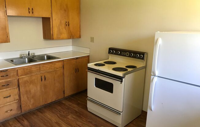 1 bed, 1 bath, $1,100, Unit 140