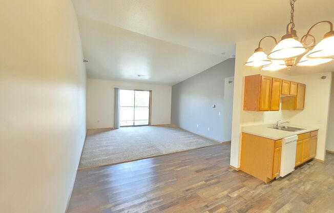 2 beds, 1 bath, 1,026 sqft, $1,000, Unit 315