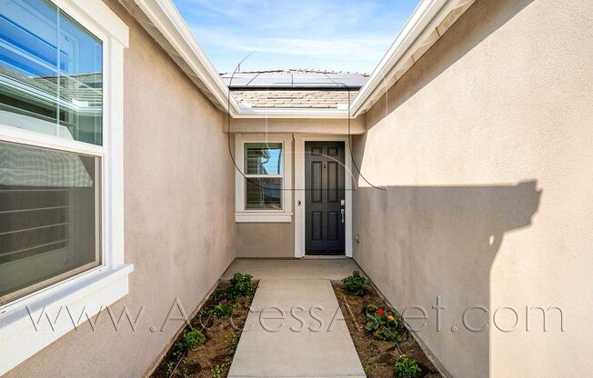 Spacious 4 Bed/3.5 Bath Gem Home In Menifee!