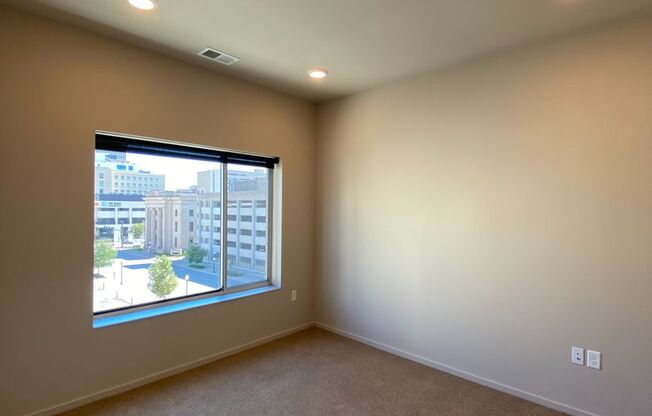 1 bed, 1 bath, 718 sqft, $1,280, Unit 375