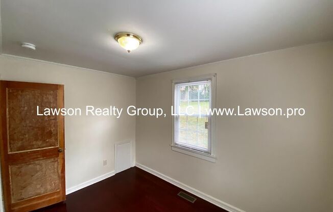 2 beds, 1 bath, $1,095