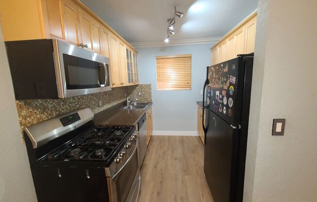 2 beds, 1.5 baths, $2,500, Unit Unit 109