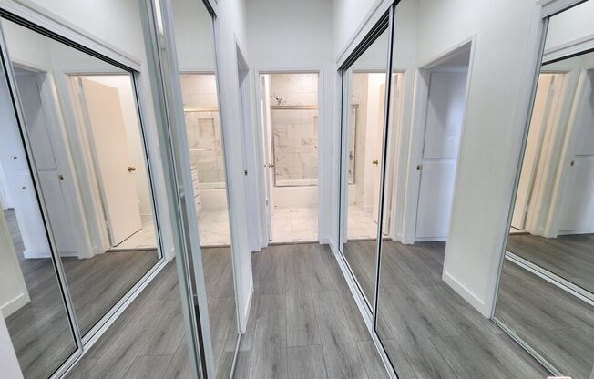 2 beds, 1 bath, 836 sqft, $3,700, Unit 555