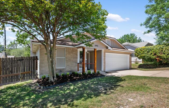 GREAT 3/2 HOME IN THE HEART OF NE AUSTIN!