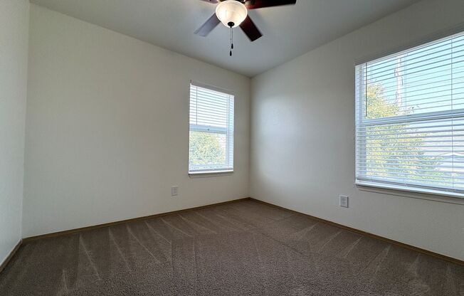 3 beds, 2 baths, 1,193 sqft, $1,900, Unit 354-3006
