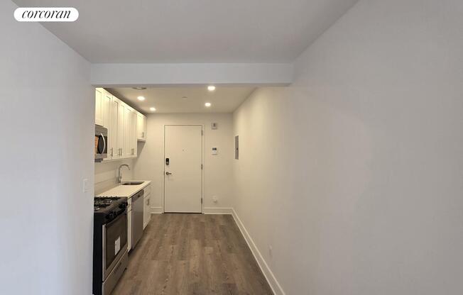 1 bed, 1 bath, $5,500, Unit 10I