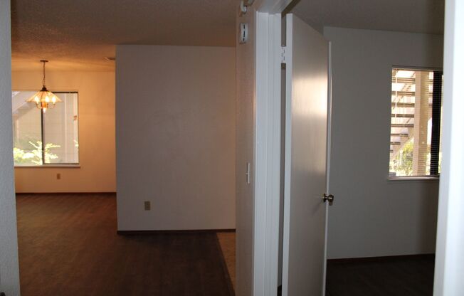 2 beds, 1 bath, $2,300