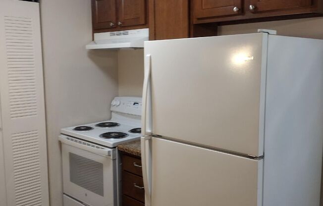 1 bed, 1 bath, 592 sqft, $1,350, Unit 004