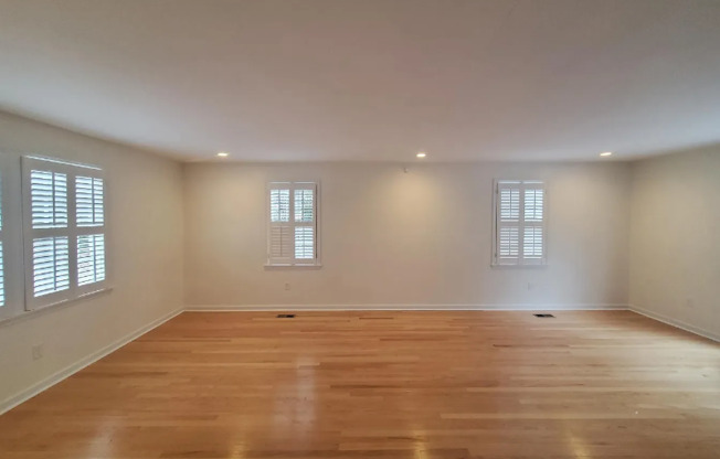 108 WARREN RD