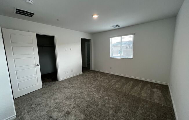 4 beds, 2.5 baths, $1,995, Unit 1