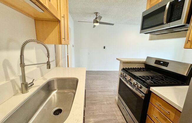 1 bed, 1 bath, 725 sqft, $2,399, Unit 5