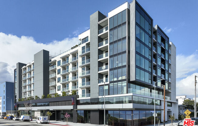 1 bed, 1 bath, 840 sqft, $4,250, Unit 618