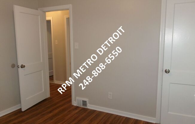 3 beds, 2.5 baths, $1,350, Unit (OM)