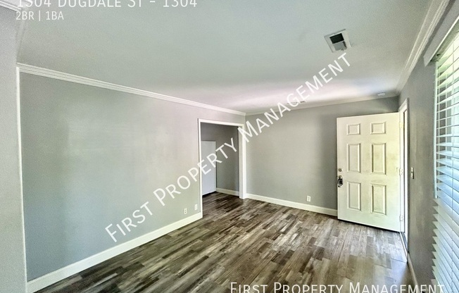 2 beds, 1 bath, 700 sqft, $1,199