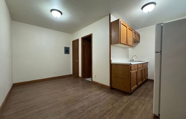 1 bed, 1 bath, 554 sqft, $1,595, Unit 10