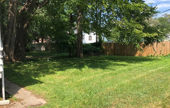 2 beds, 1 bath, $1,200