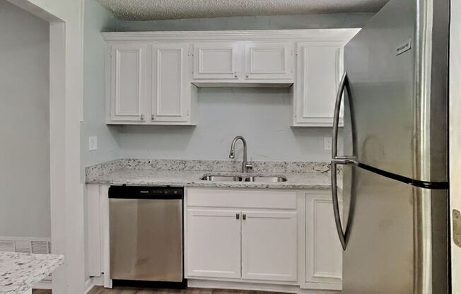 2423 OAKWOOD TER