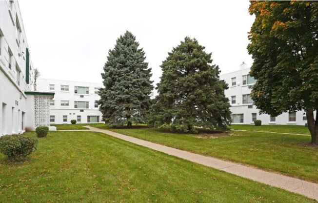 Welcome to Kenwood Manor Apartments – Tucked Away in the Heart of Sioux Falls