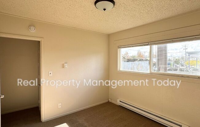 1 bed, 1 bath, 440 sqft, $1,050, Unit Unit 3