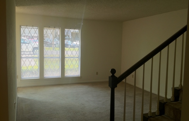 Townhome *LEASING SPECIAL AVAILABLE*