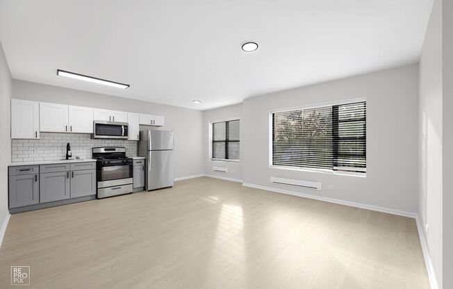 7706 South Coles