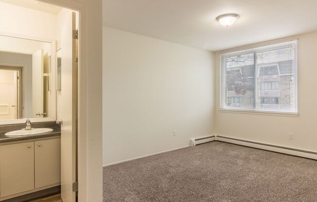 2 beds, 1.5 baths, 680 sqft, $1,350, Unit 317