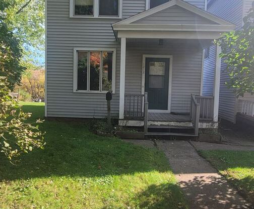 3 beds, 1 bath, $1,800