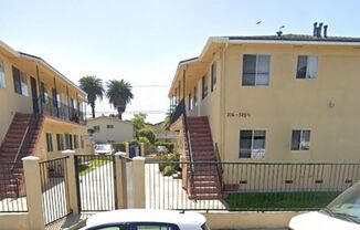 322 - 326 1/2 VERNON AVE