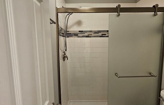 1 bed, 1 bath, 676 sqft, $1,125, Unit 25 - 216