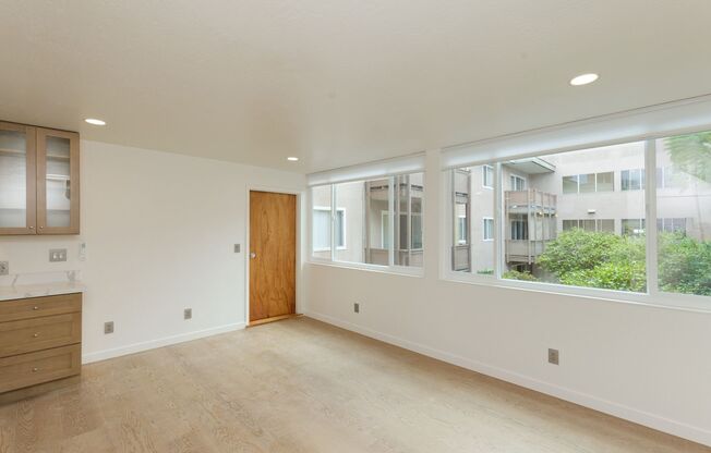 1 bed, 1 bath, 650 sqft, $2,445, Unit A