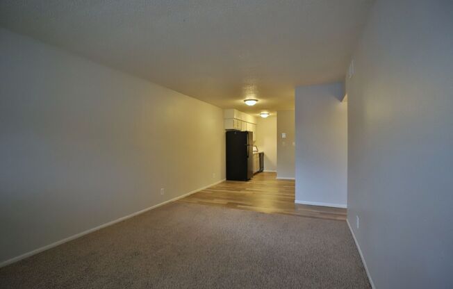 2 beds, 1.5 baths, 920 sqft, $925, Unit 1420 West Glen Avenue Apt 305