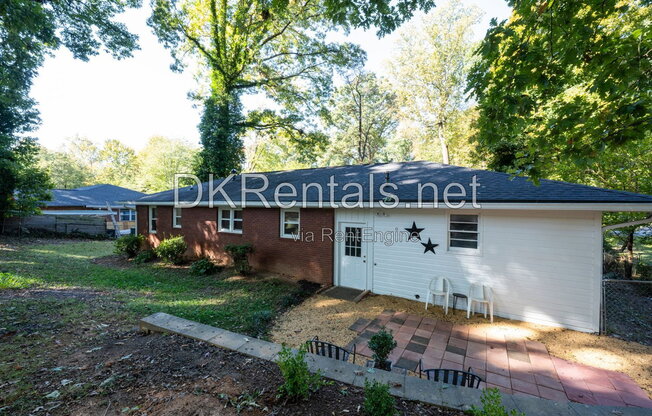3 beds, 2 baths, 1,160 sqft, $1,900